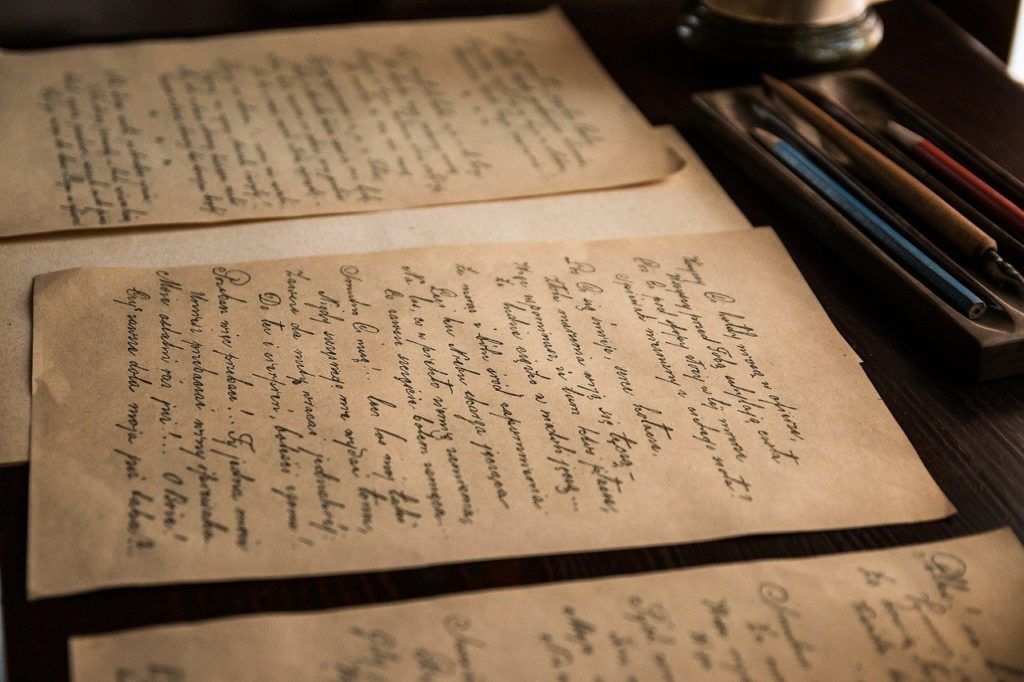 https://pixabay.com/it/photos/vecchie-lettere-vecchio-lettera-436501/